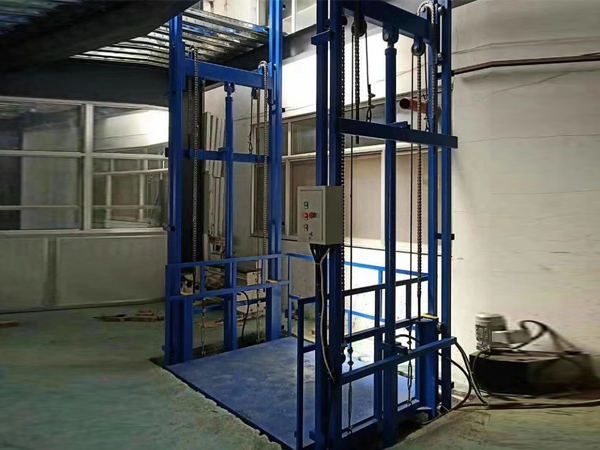 导轨式升降货梯